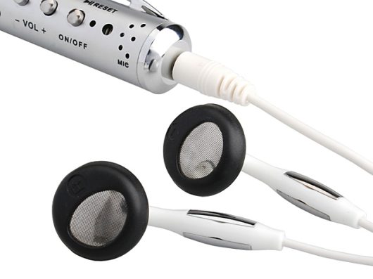 ����� � ��3-�����, FM,  ��������, USB-������ � �����